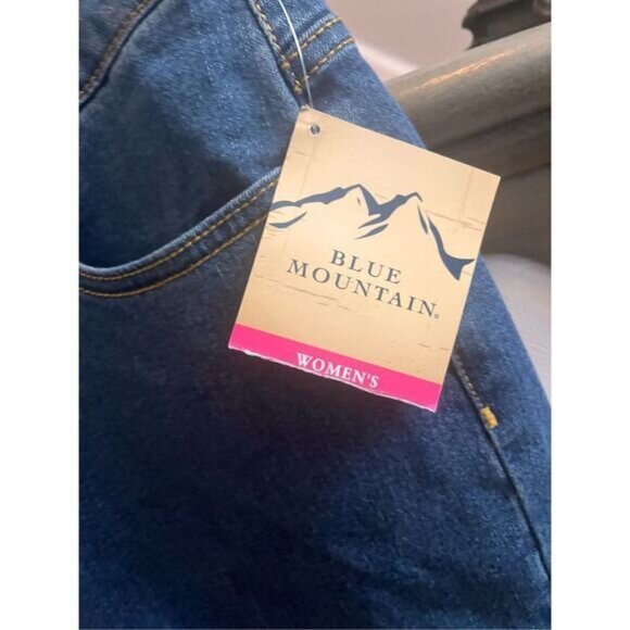 Blue Mountain Fleece Lined Straight Leg Jeans sz 10 NWT - Picture 3 of 8
